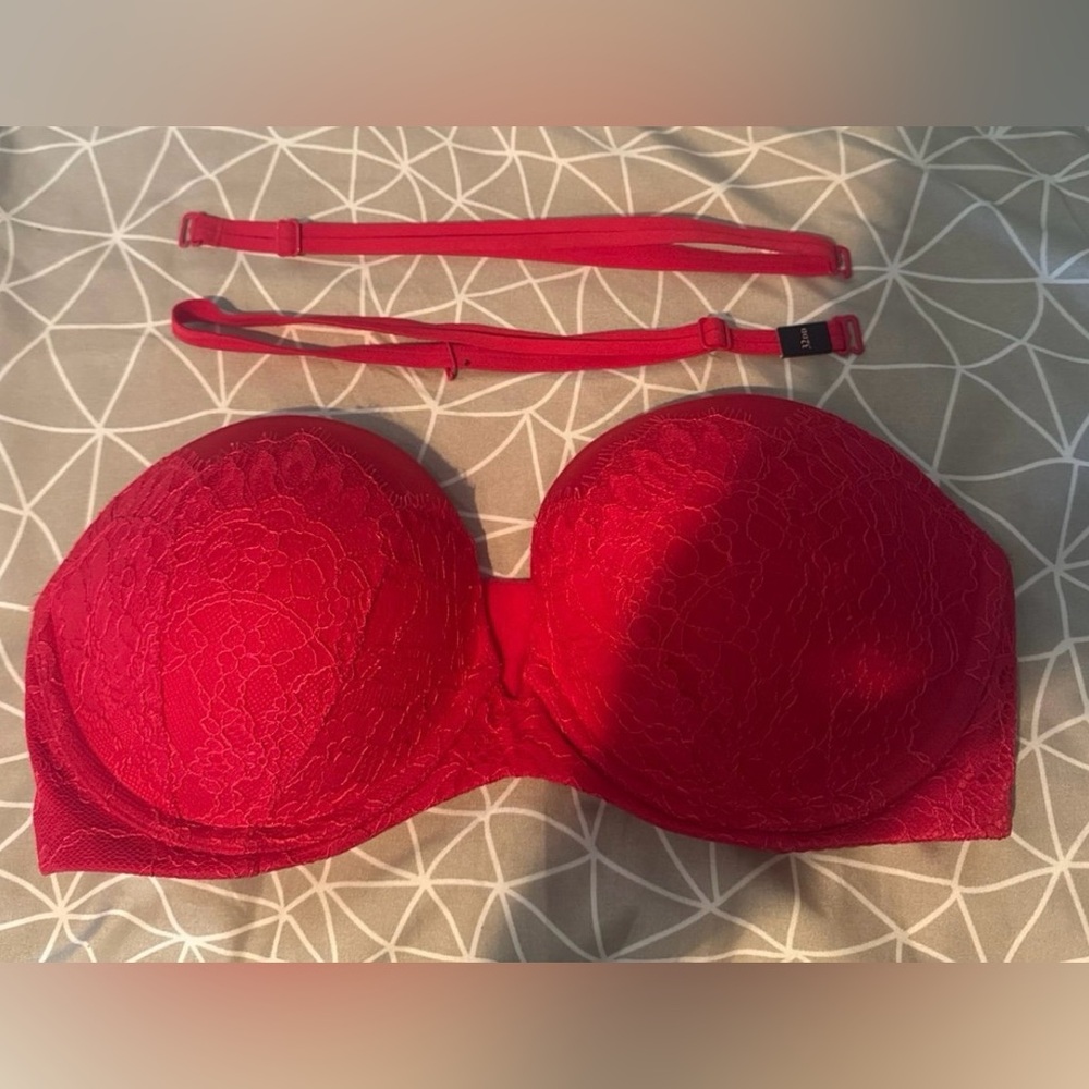 Victoria’s Secret Red Lace Very Sexy Strapless Bra 32DD